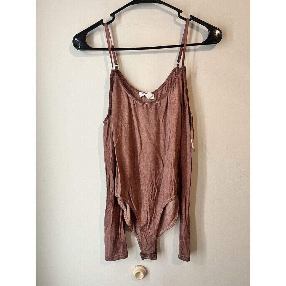 Honey Bunch Boutique Peep Shoulder Long sleeve Body Suit Size Smallβ